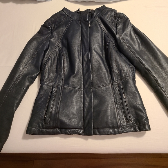 Danier leather jacket with warm lining - Picture 1 of 4